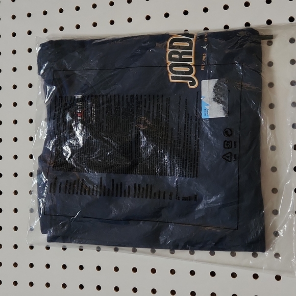 Nike Jordan t-shirt (medium) - Picture 3 of 6